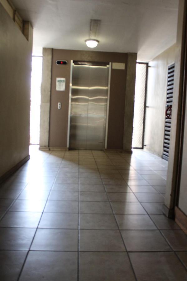 Smart And Cozy Studio With Netflix And Showmax Pretoria-Noord Extérieur photo