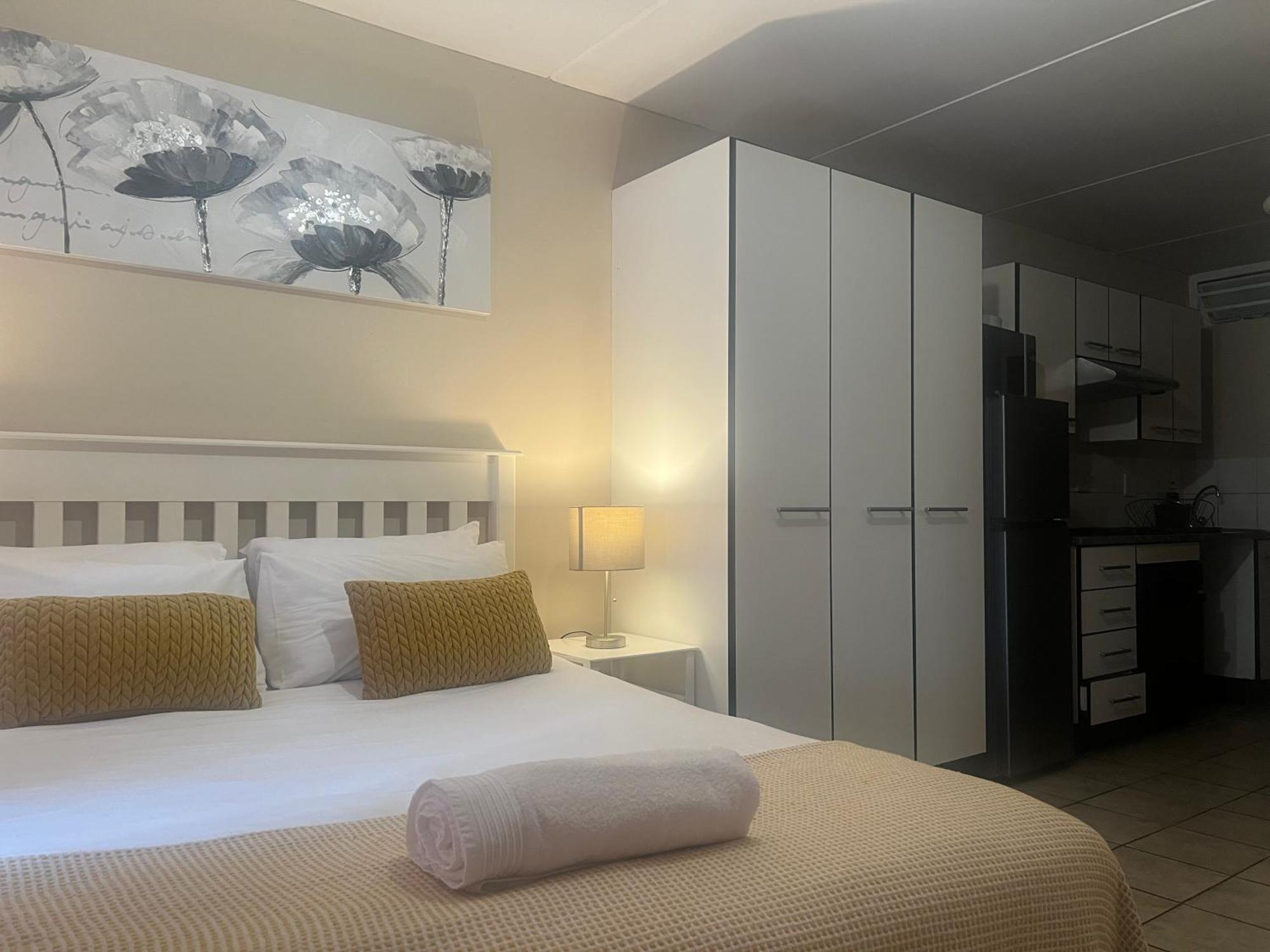 Smart And Cozy Studio With Netflix And Showmax Pretoria-Noord Extérieur photo