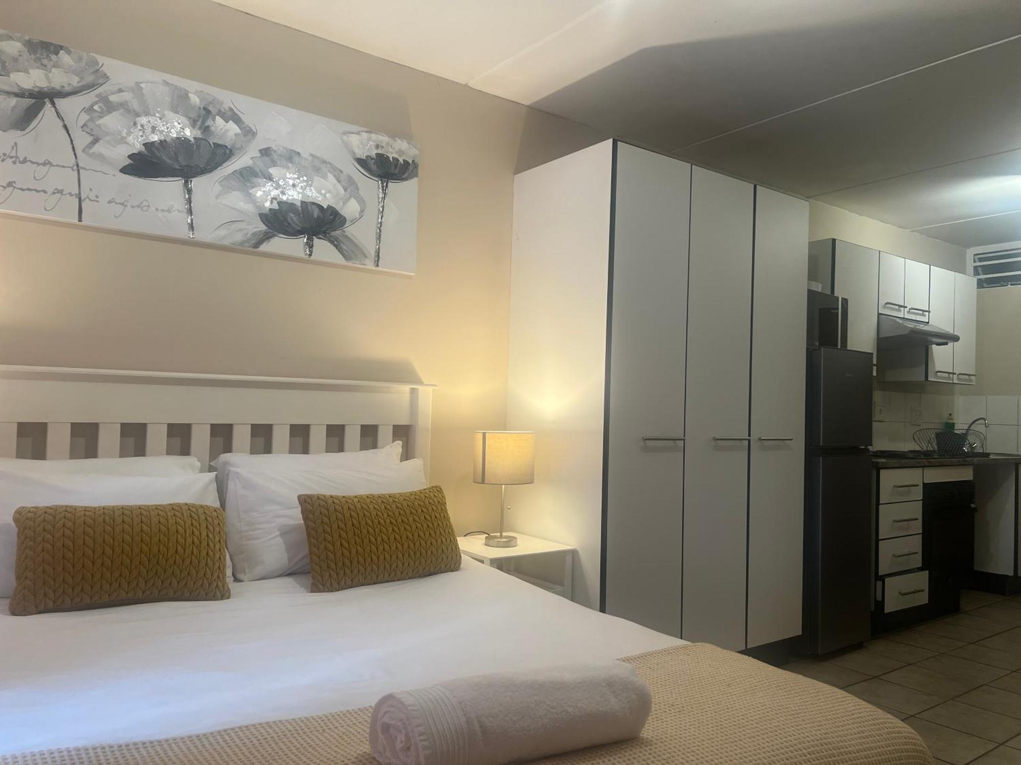 Smart And Cozy Studio With Netflix And Showmax Pretoria-Noord Extérieur photo